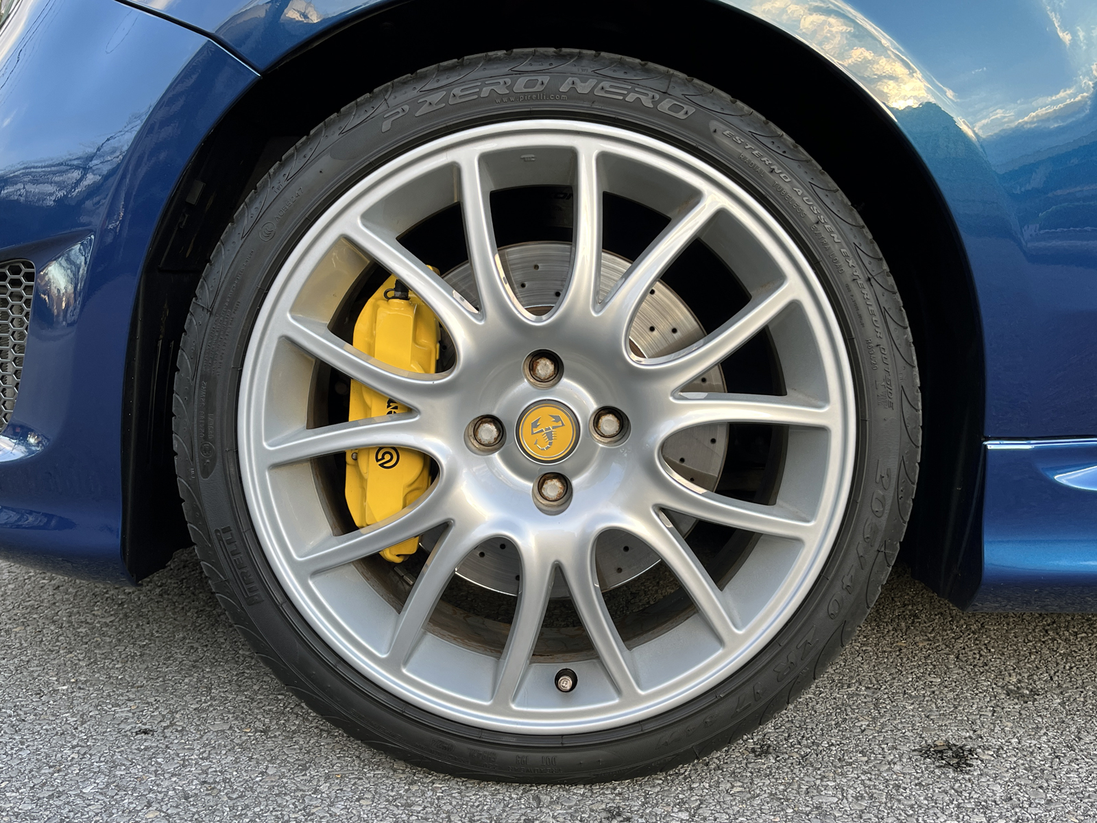 695 Tributo Ferrariリッチライン