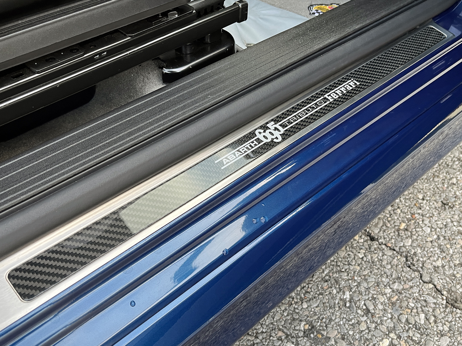 695 Tributo Ferrariリッチライン