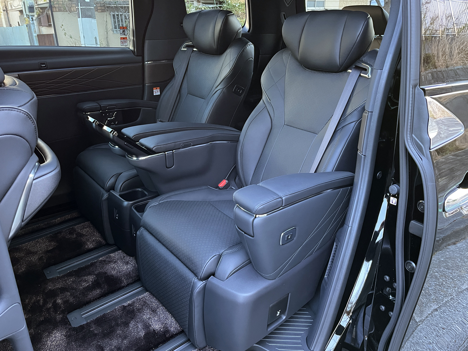 ALPHARD HEV Executive Loungeリッチライン