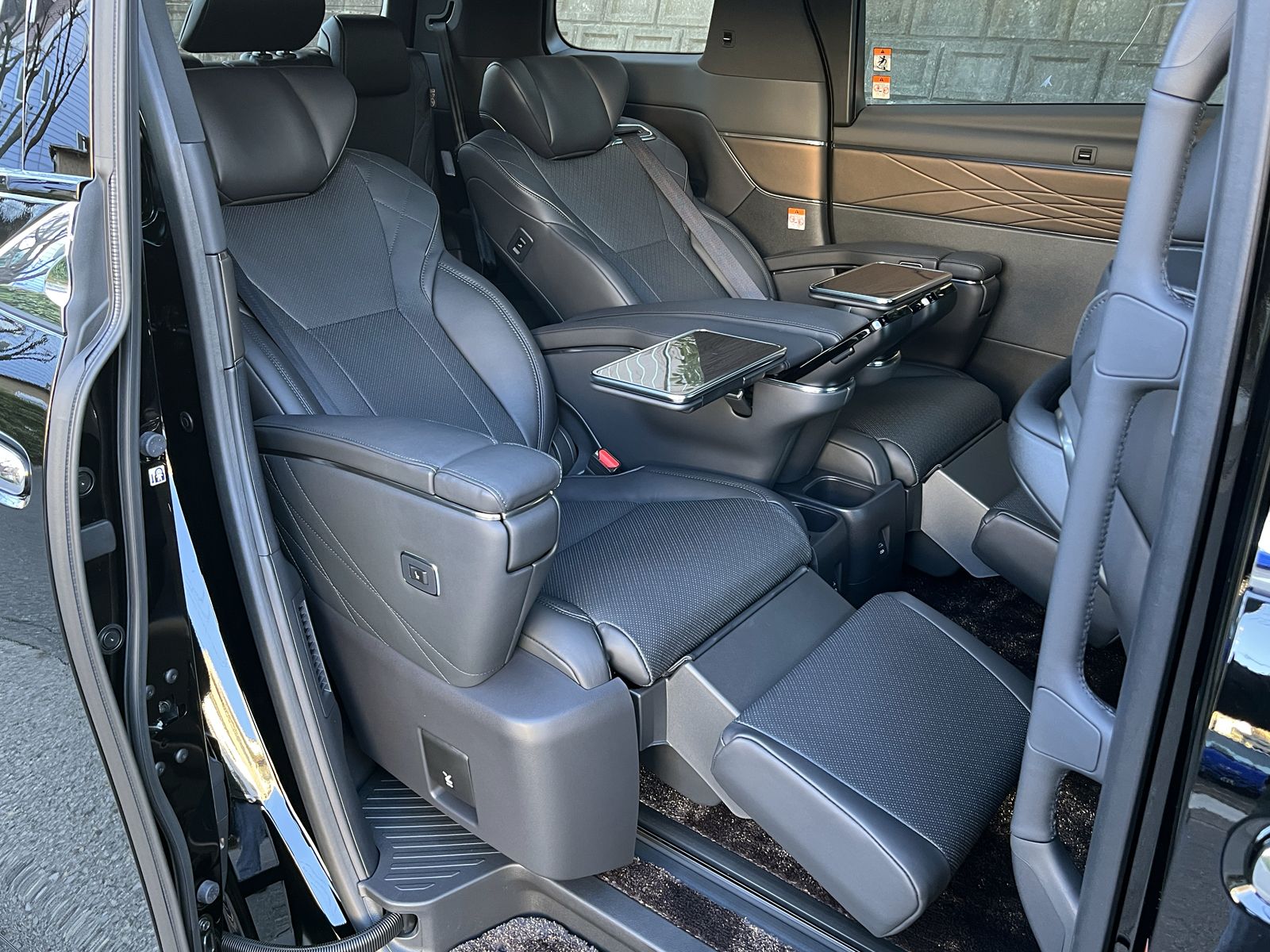 ALPHARD HEV Executive Loungeリッチライン