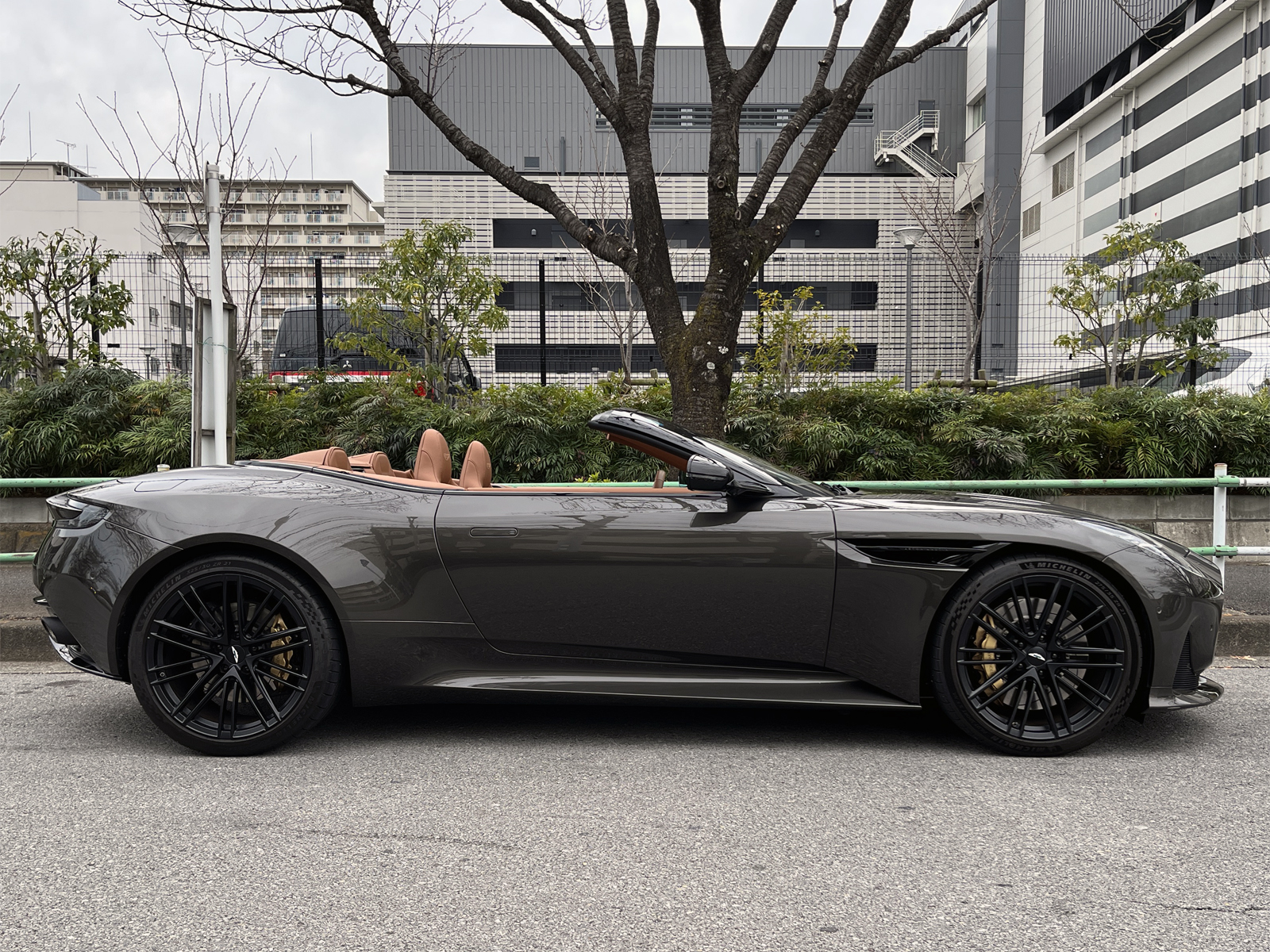 DB12 Volanteリッチライン