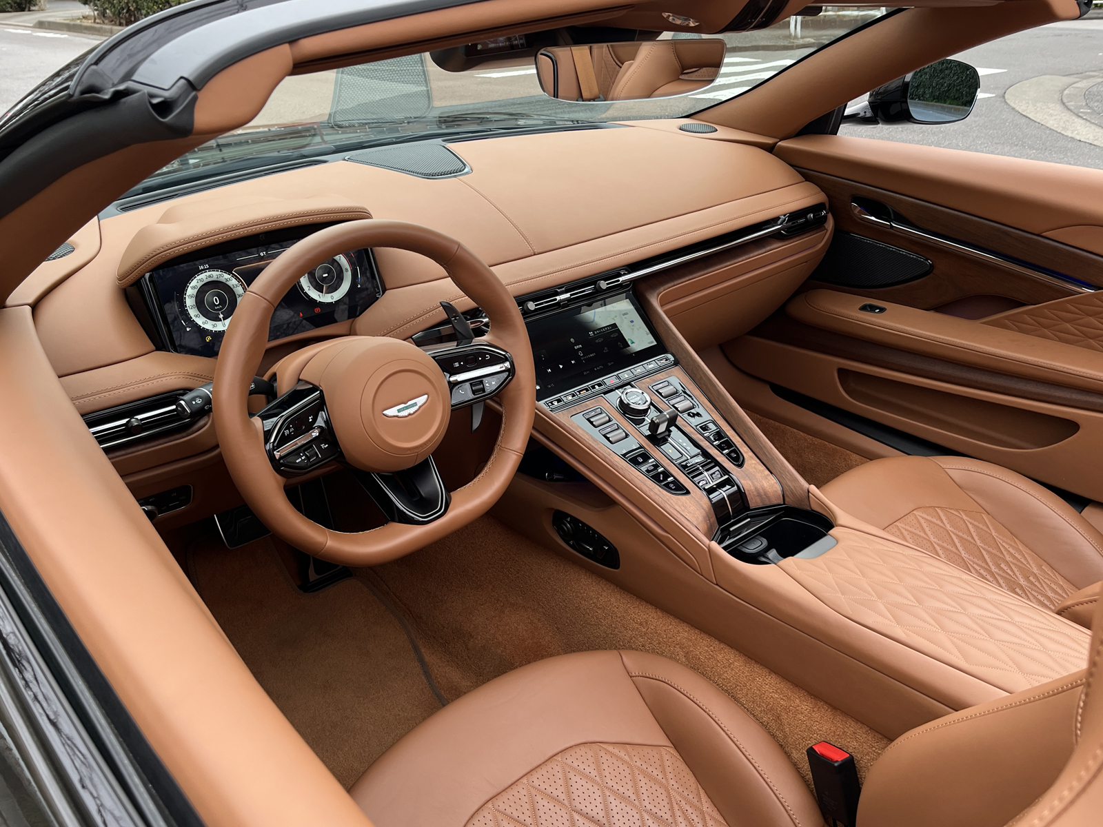 DB12 Volanteリッチライン