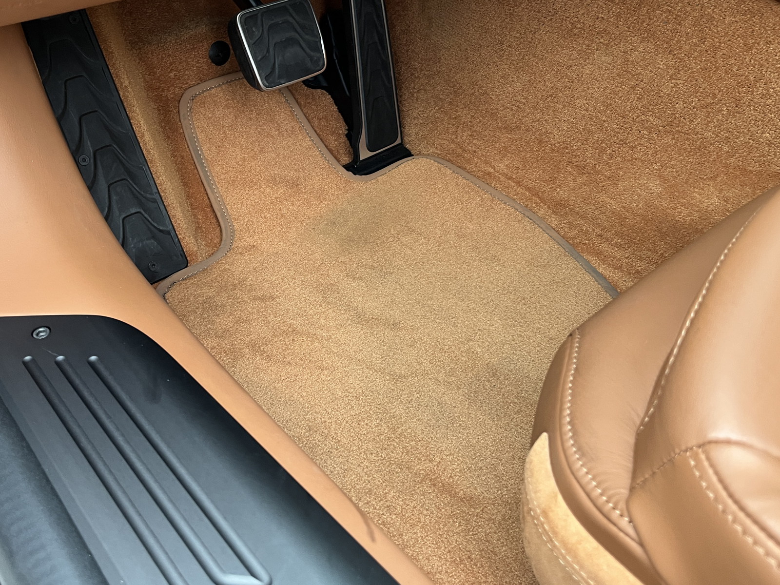 DB12 Volanteリッチライン