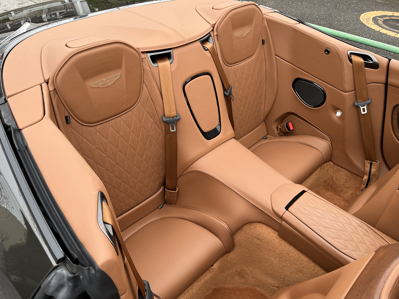 DB12 Volanteリッチライン