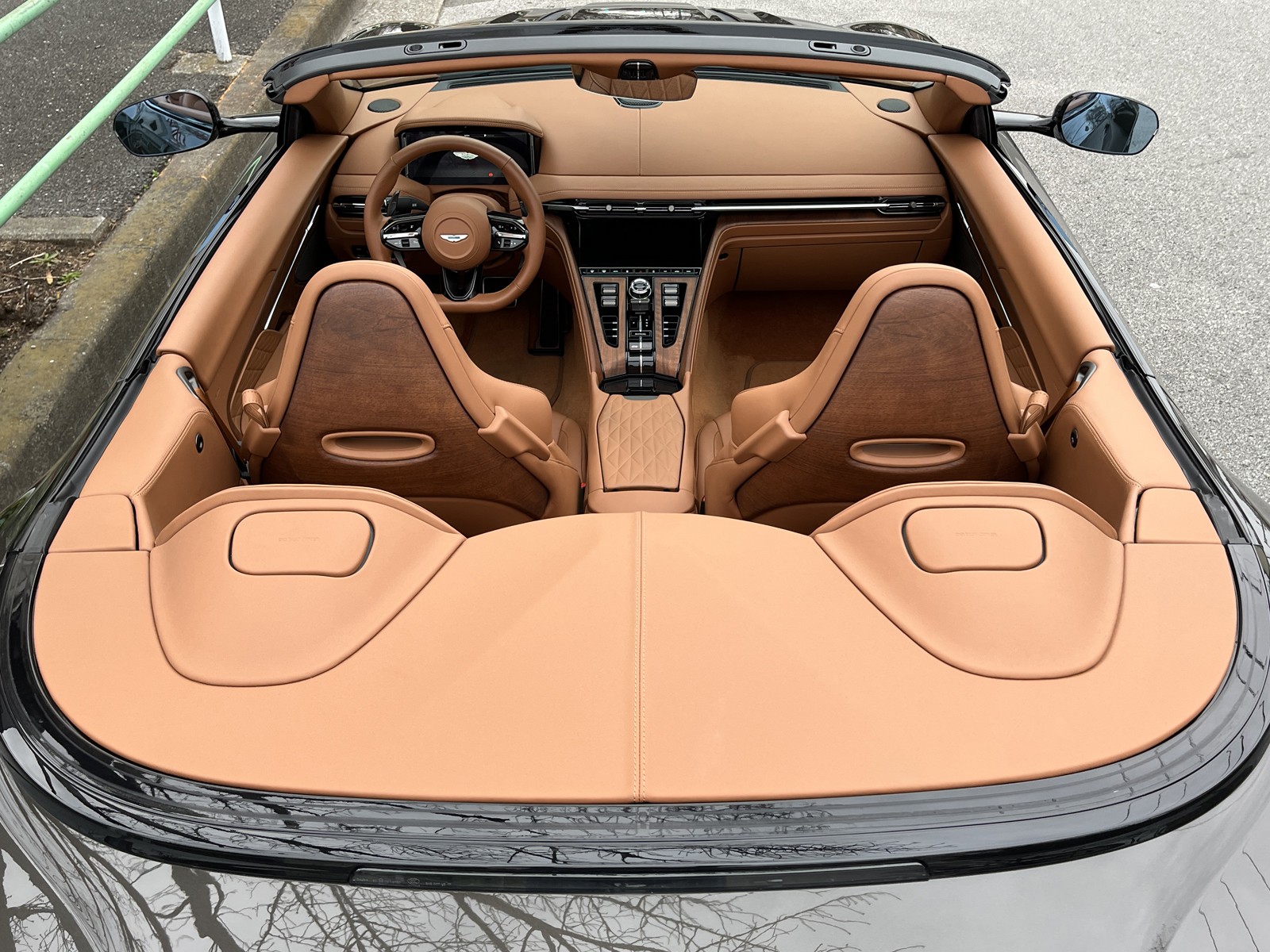 DB12 Volanteリッチライン