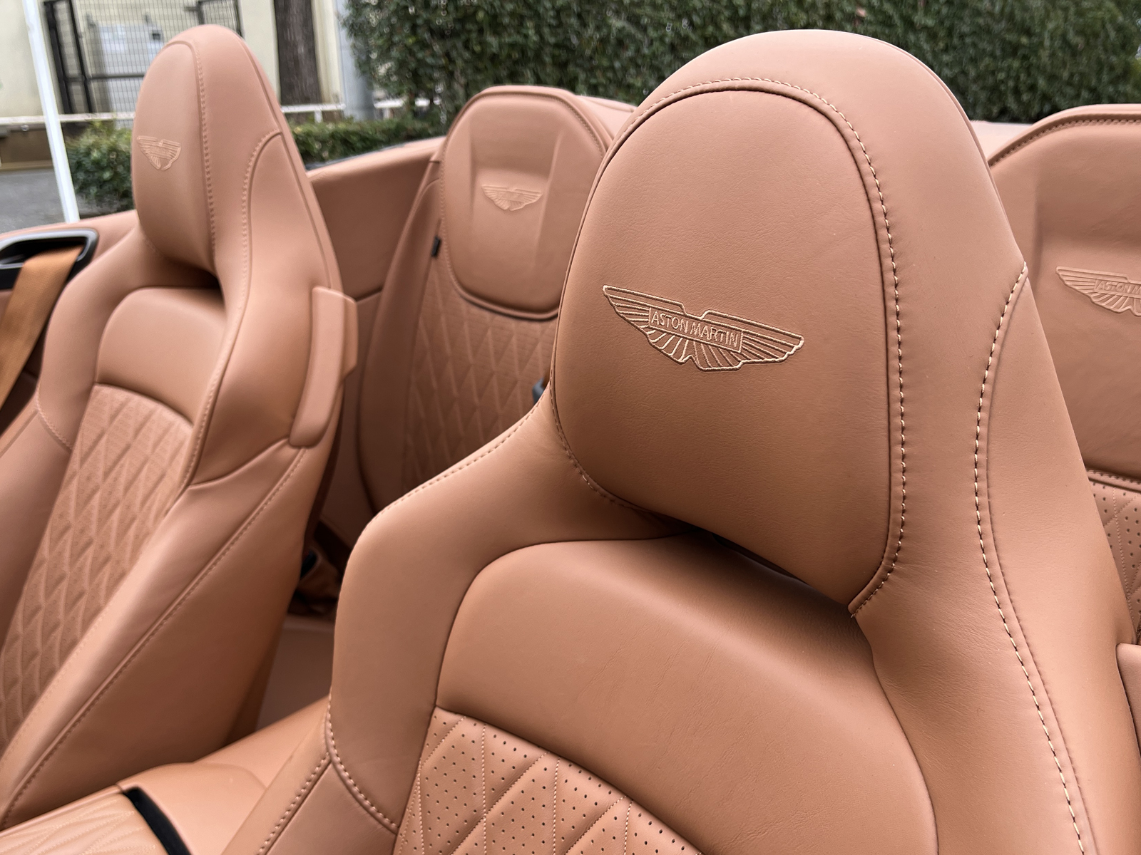 DB12 Volanteリッチライン