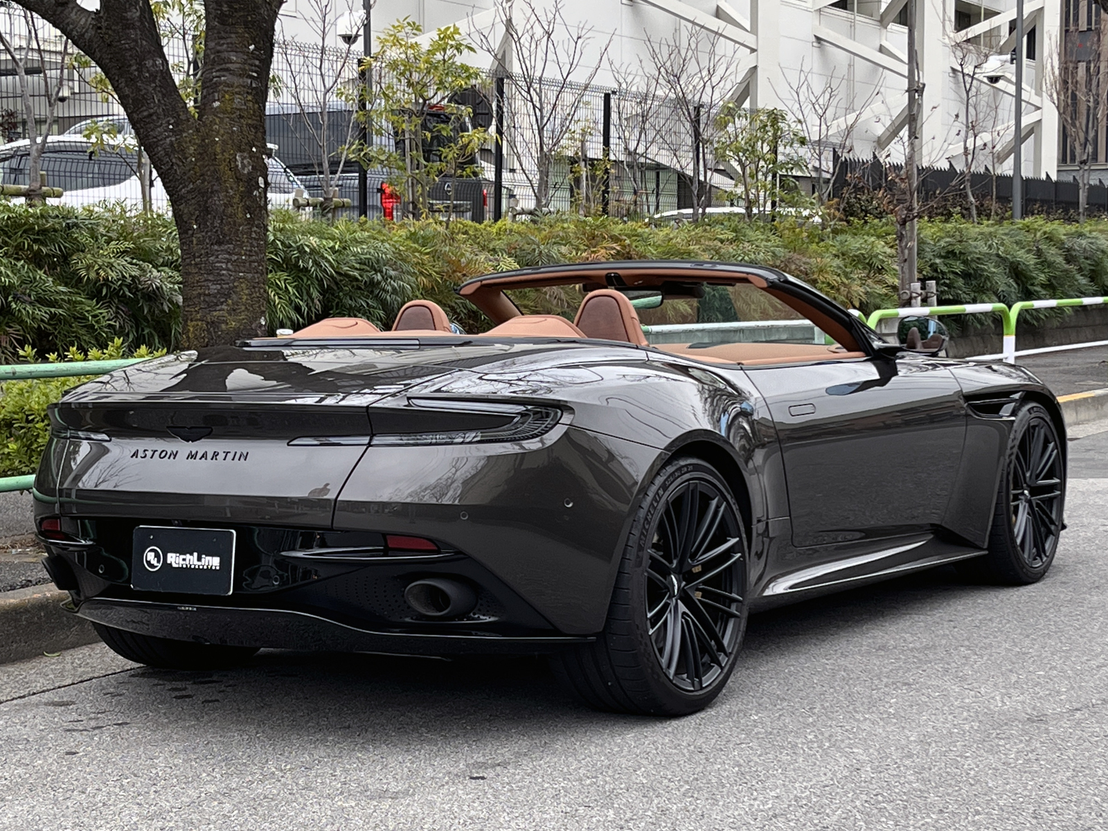 DB12 Volanteリッチライン