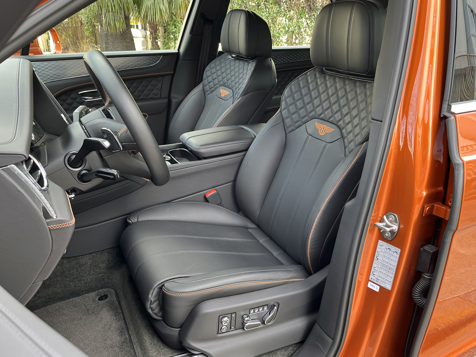 Bentayga V8リッチライン