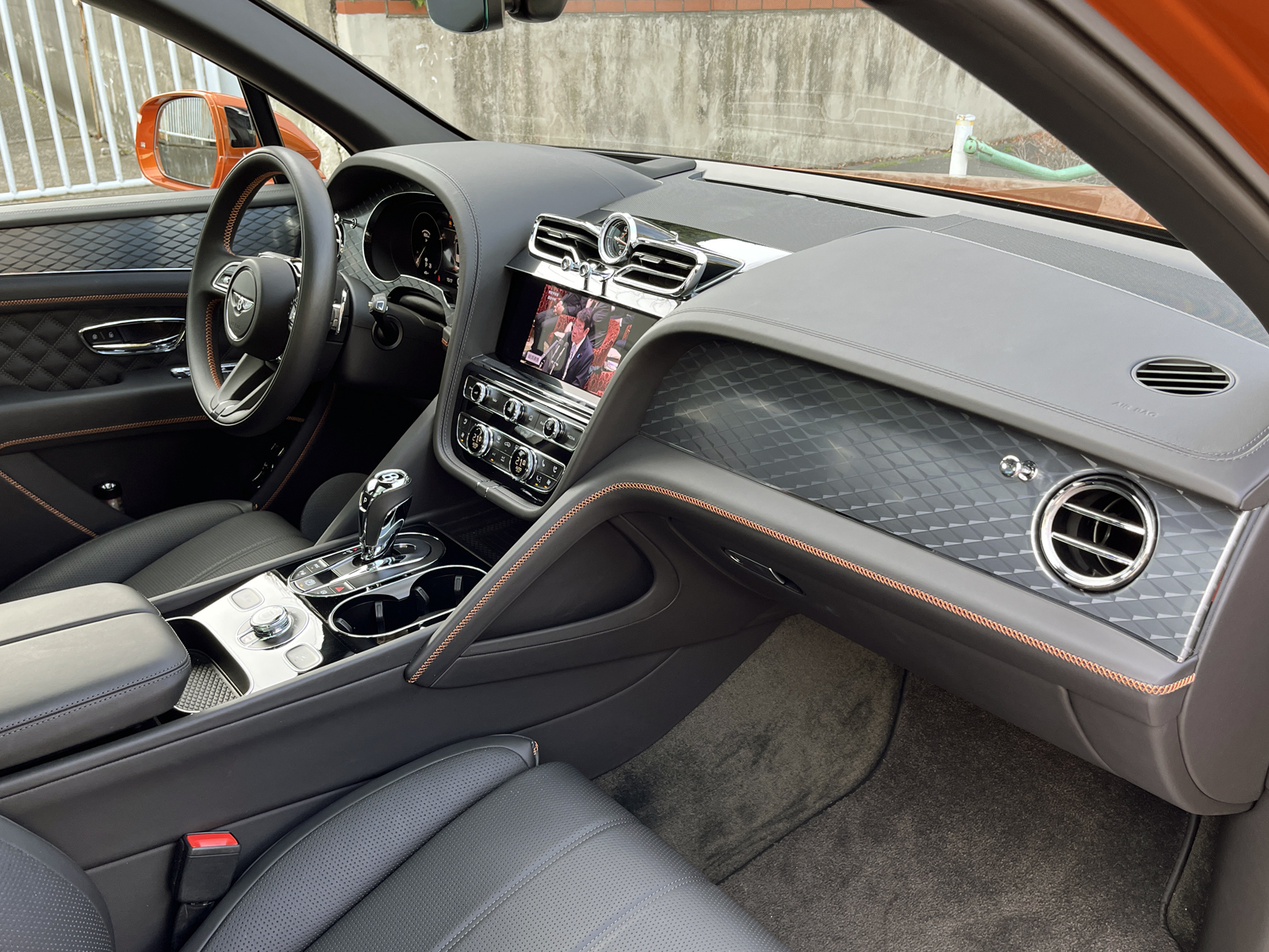 Bentayga V8リッチライン