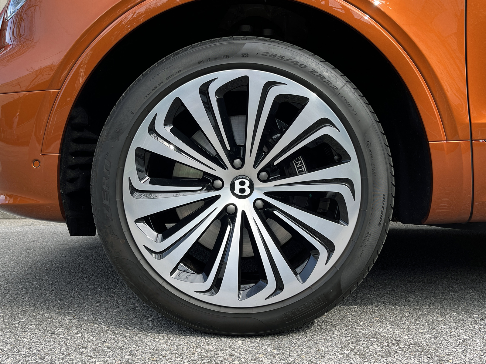 Bentayga V8リッチライン