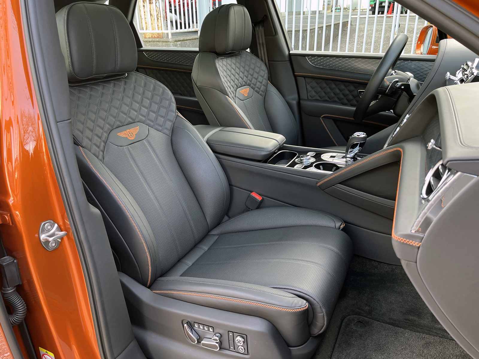 Bentayga V8リッチライン