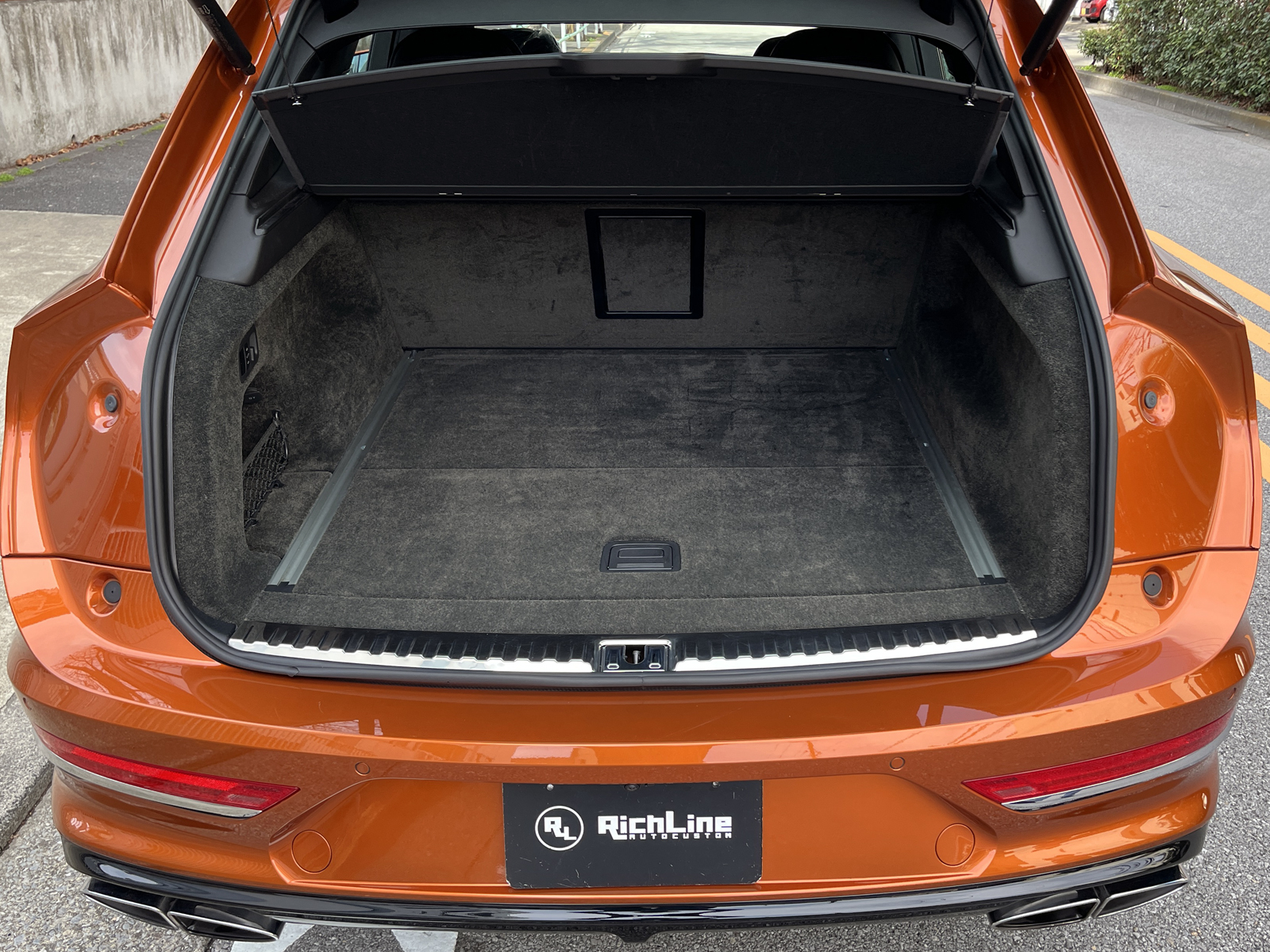 Bentayga V8リッチライン