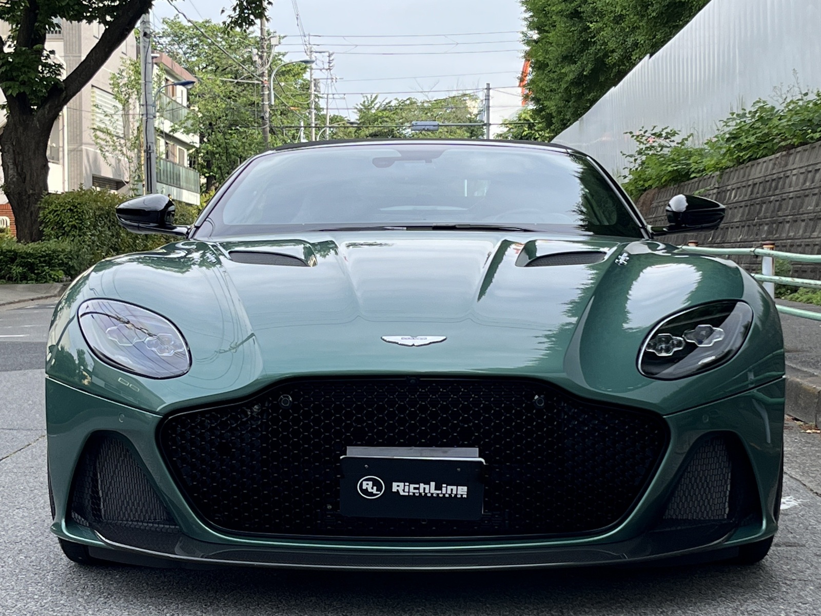 DBS Superleggera Volanteリッチライン
