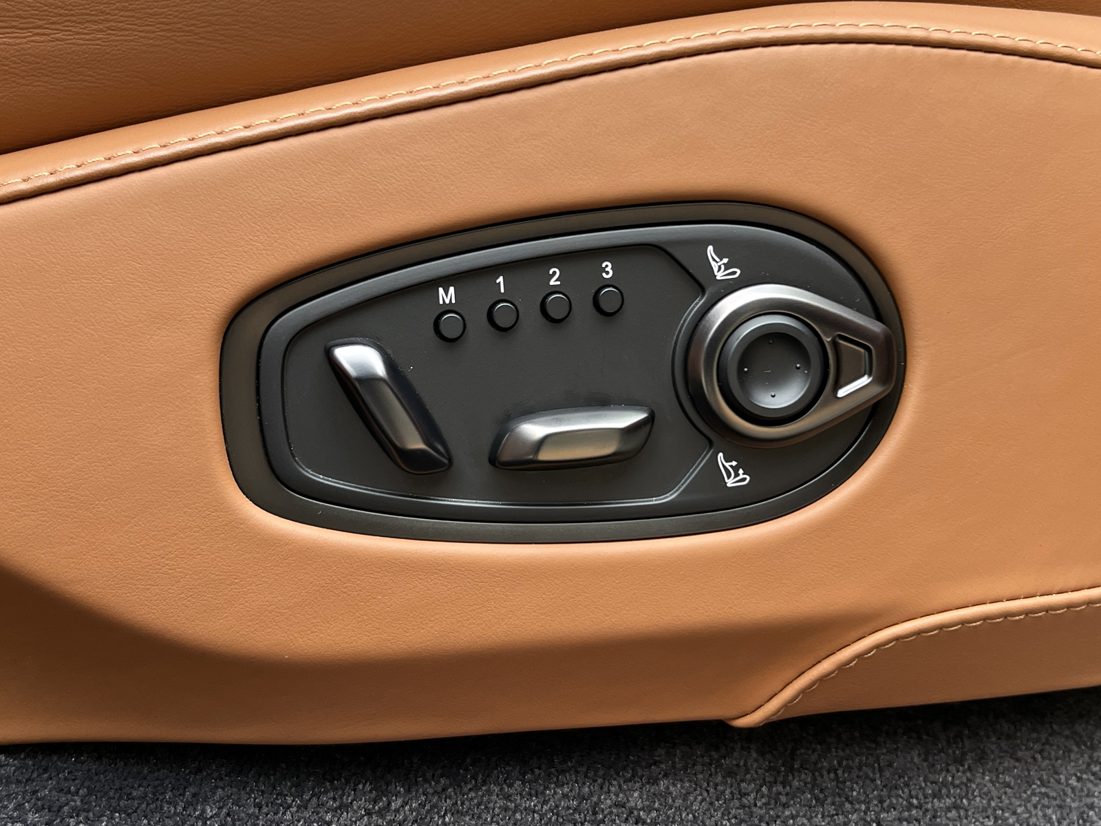 DBX 707リッチライン