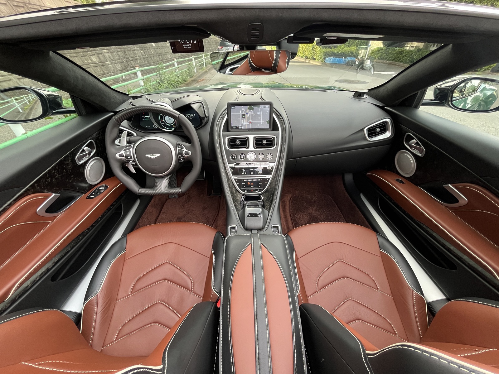 DBS Superleggera Volanteリッチライン