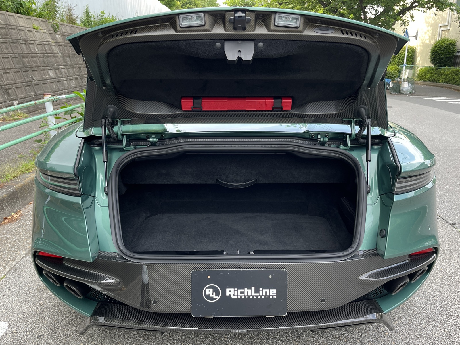 DBS Superleggera Volanteリッチライン