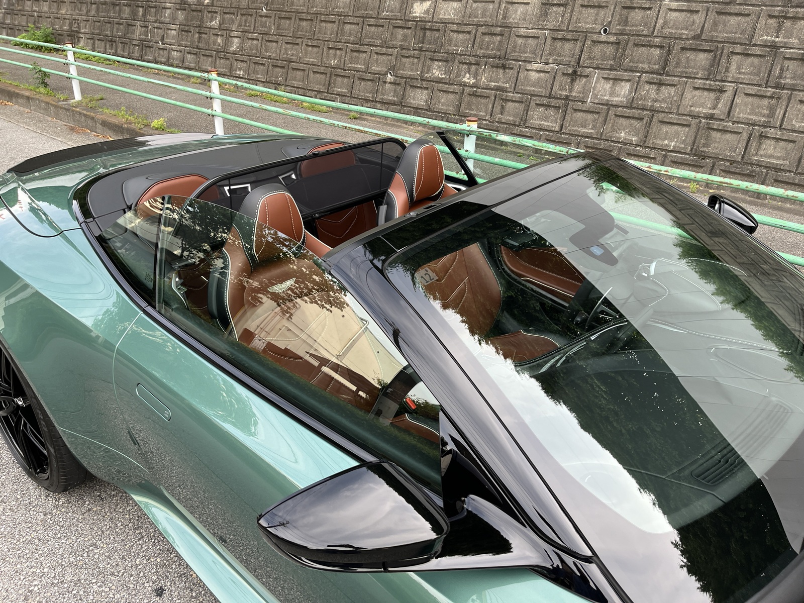 DBS Superleggera Volanteリッチライン