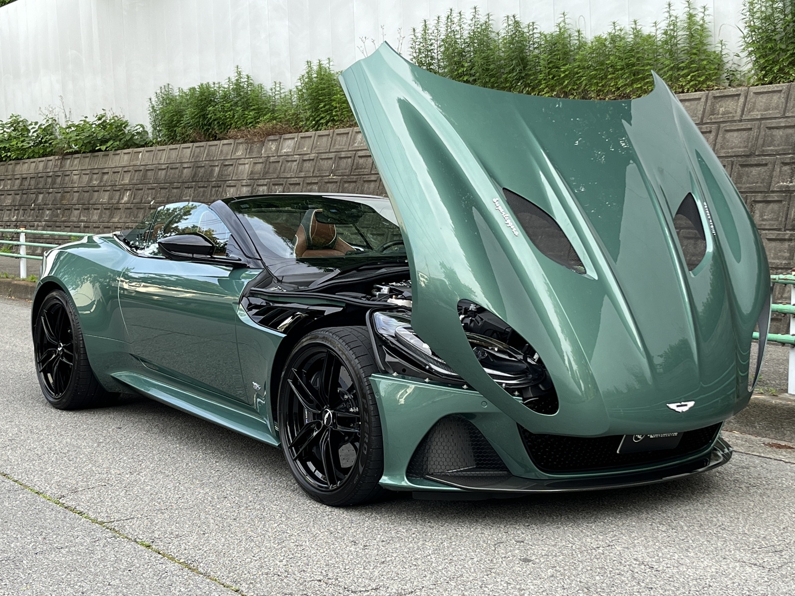 DBS Superleggera Volanteリッチライン