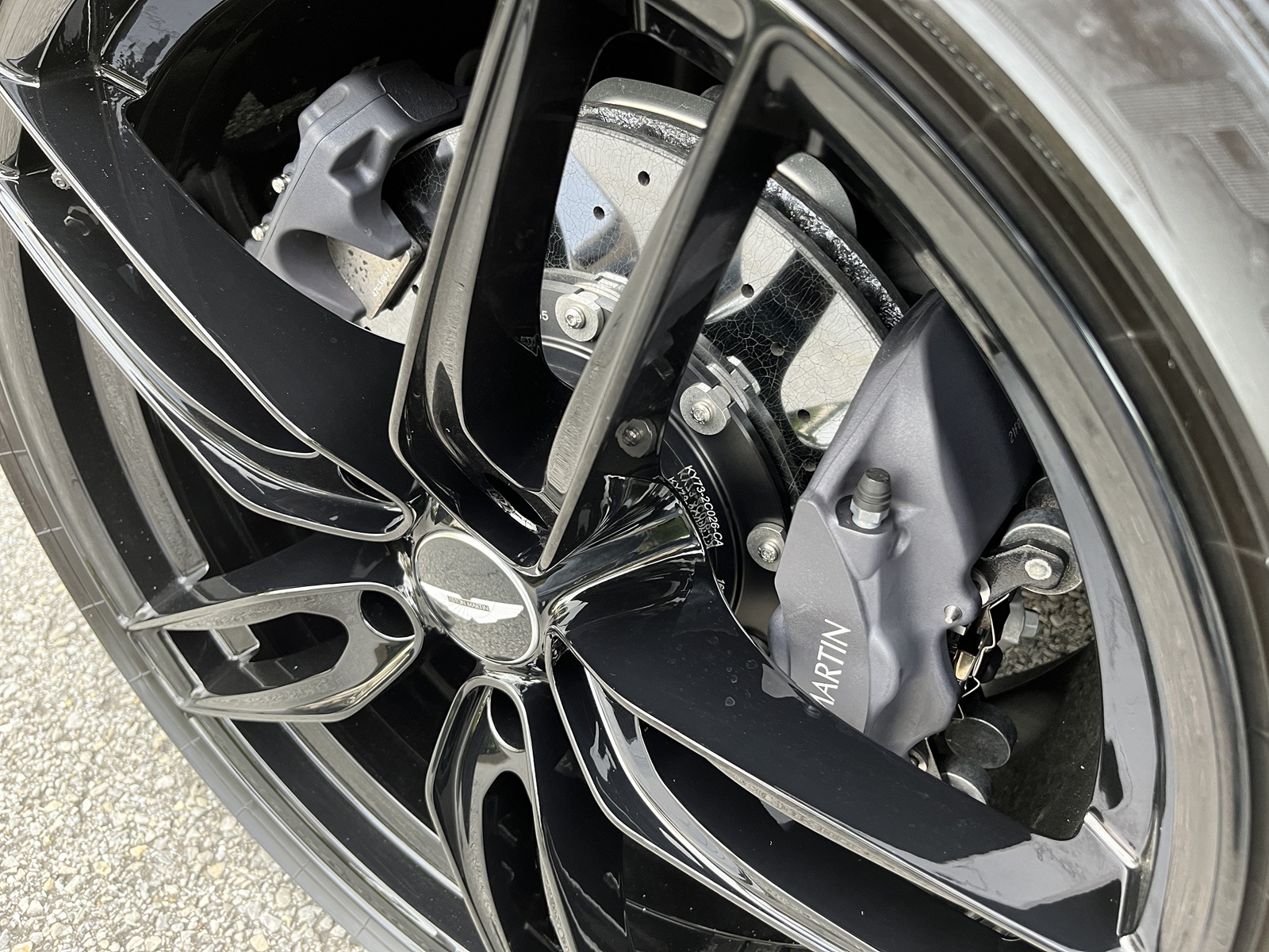 DBS Superleggera Volanteリッチライン