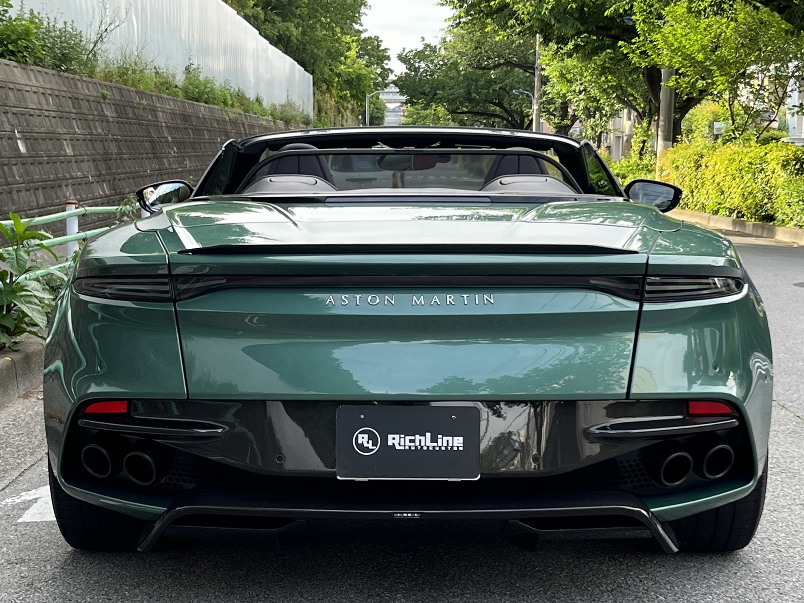 DBS Superleggera Volanteリッチライン