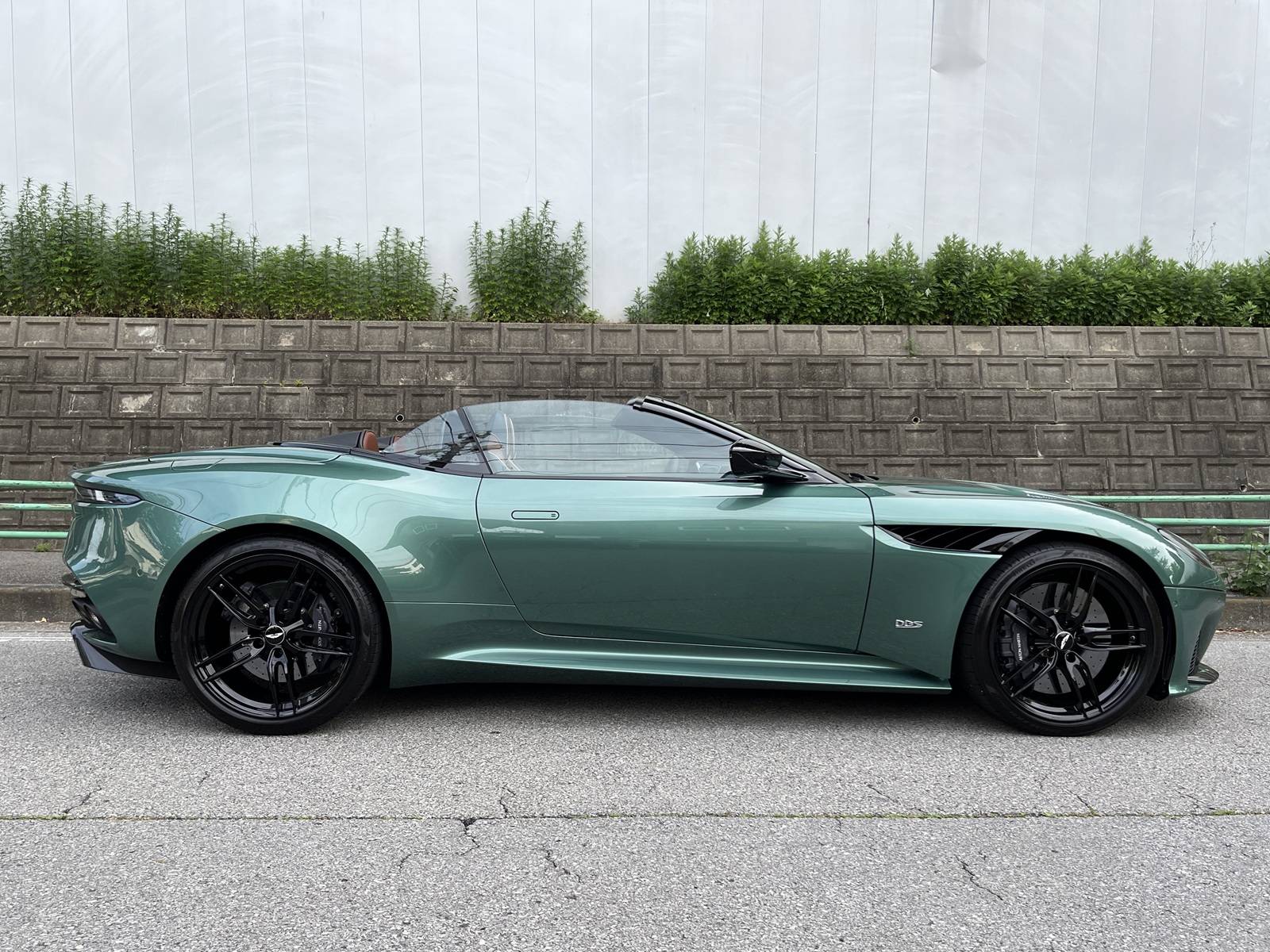 DBS Superleggera Volanteリッチライン