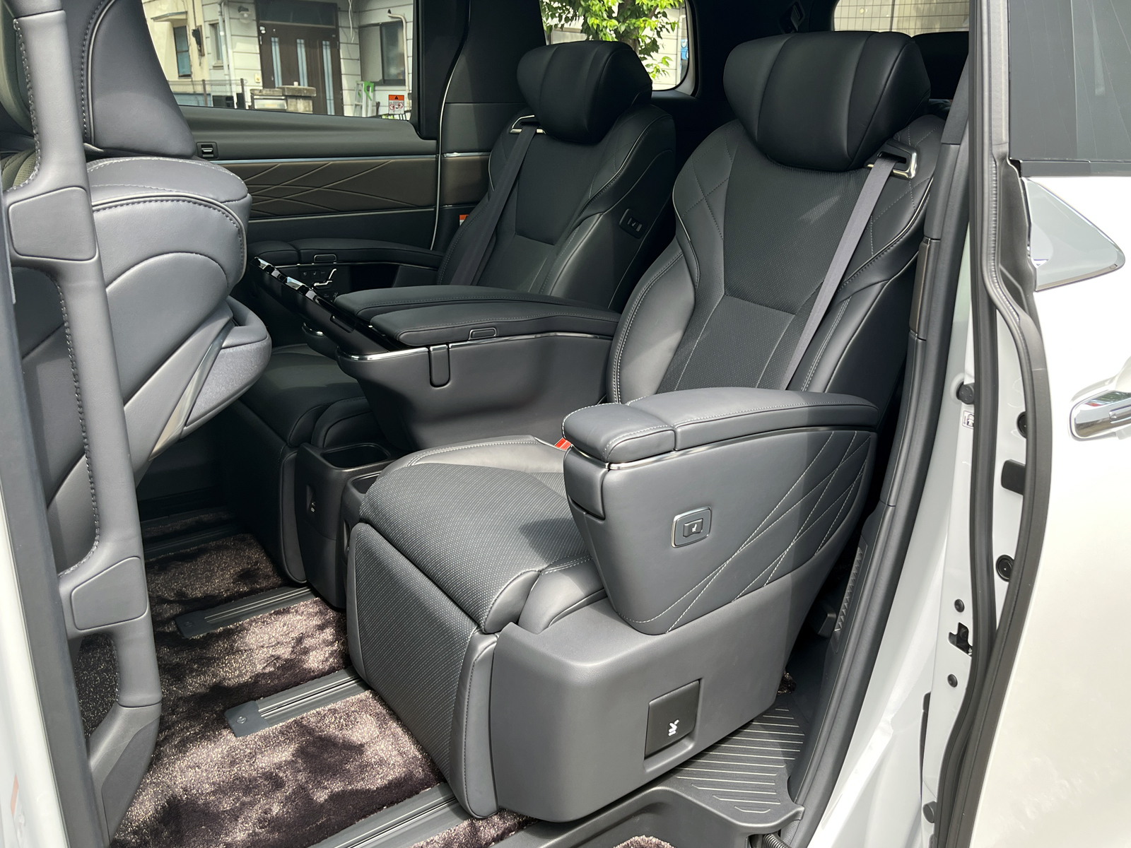 VELLFIRE HEV Executive Loungeリッチライン