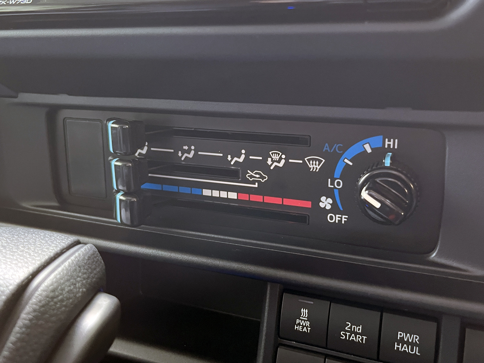 LAND CRUISER 70 AXリッチライン