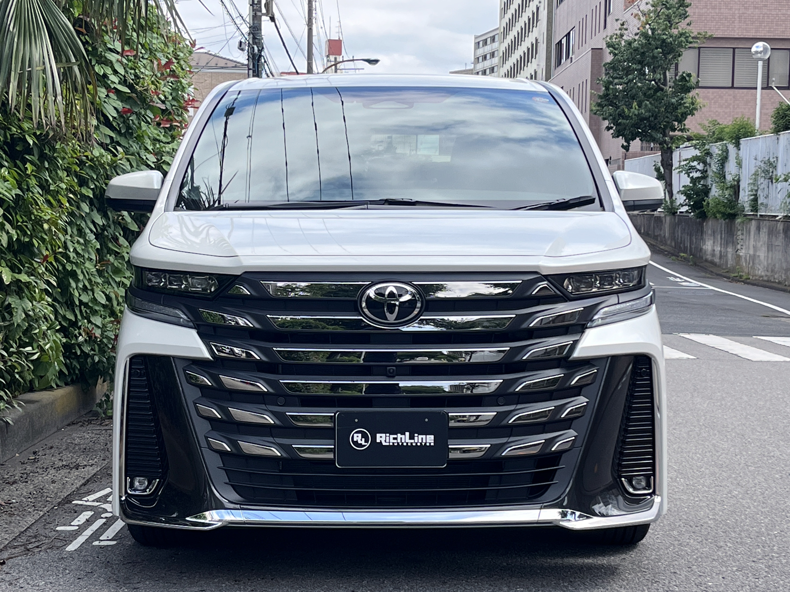 VELLFIRE HEV Executive Loungeリッチライン