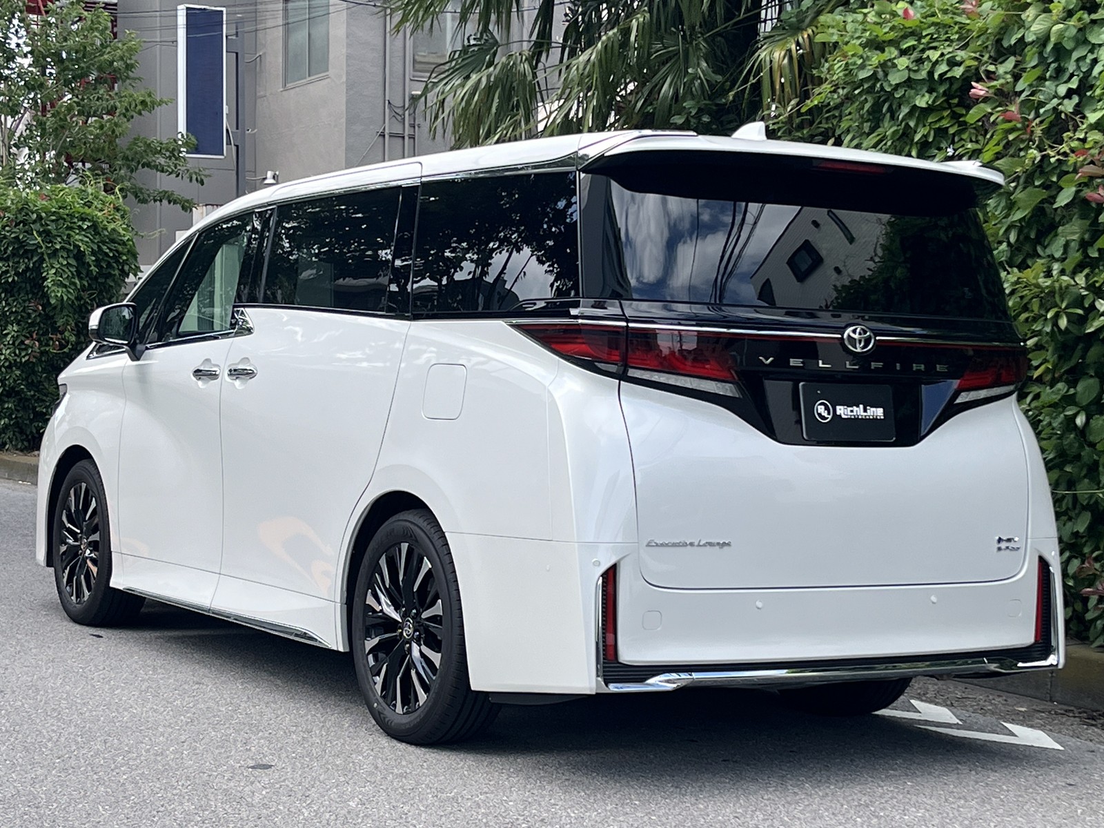 VELLFIRE HEV Executive Loungeリッチライン