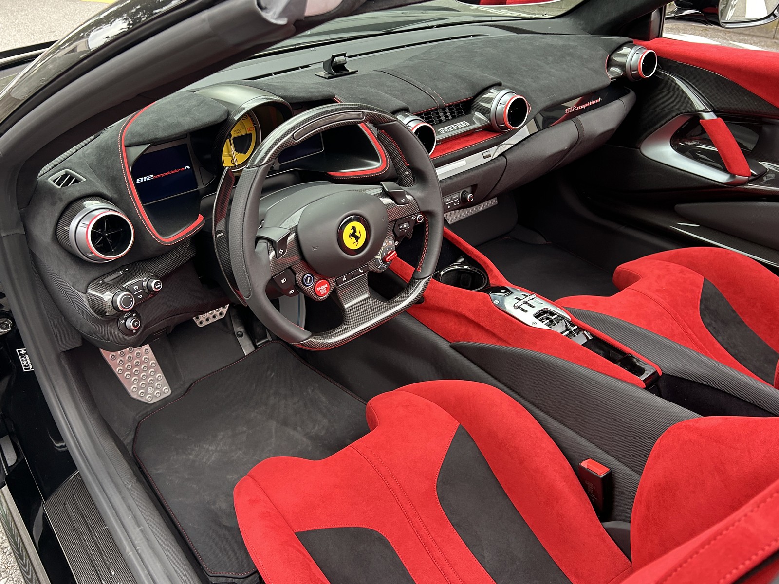 812 Competizione Aリッチライン