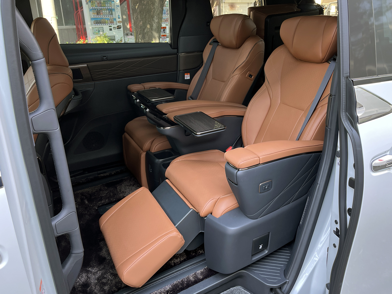 VELLFIRE PHEV Executive Loungeリッチライン