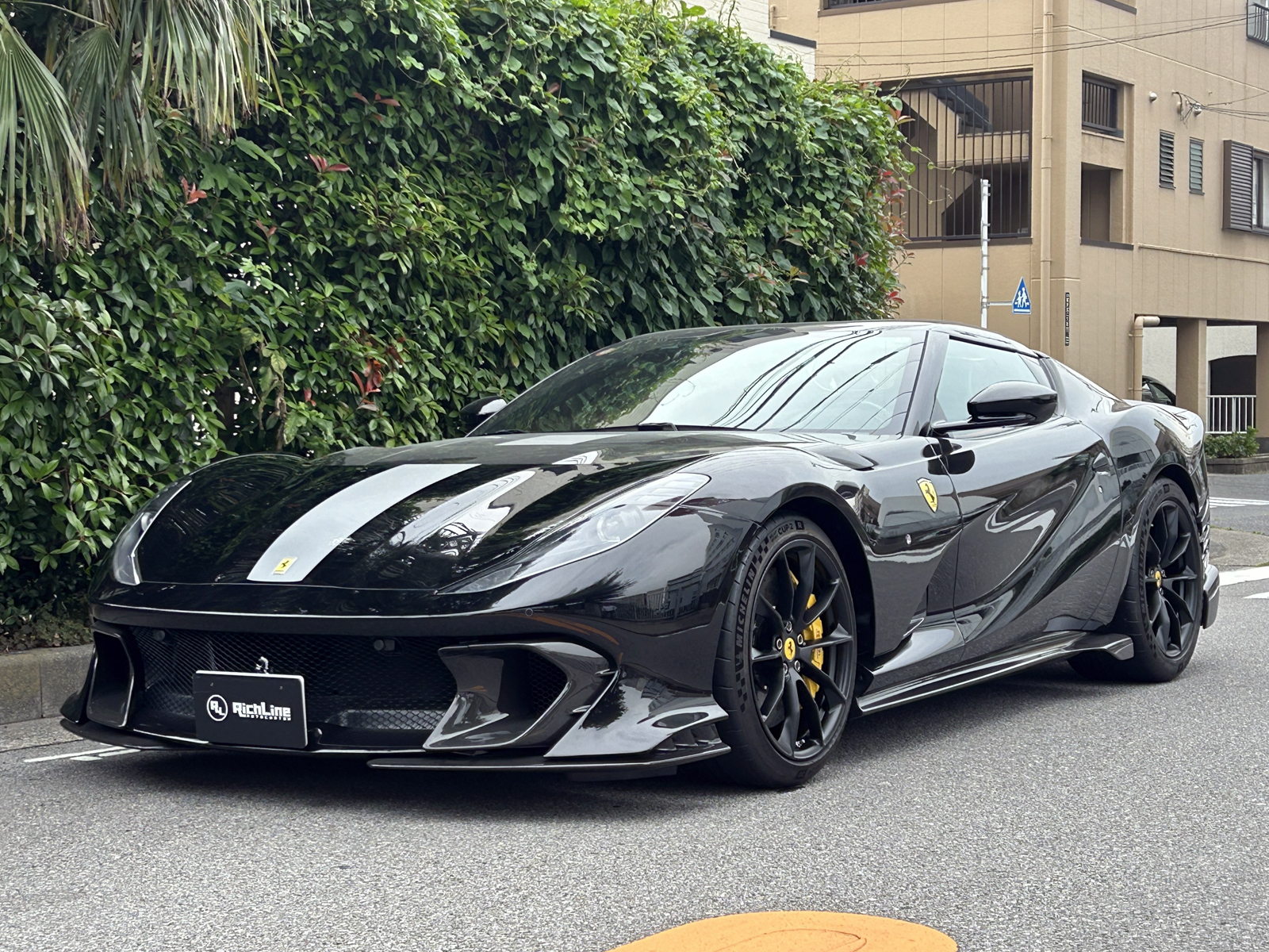 812 Competizione Aリッチライン
