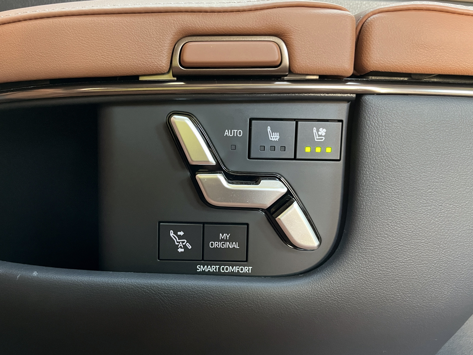 VELLFIRE PHEV Executive Loungeリッチライン