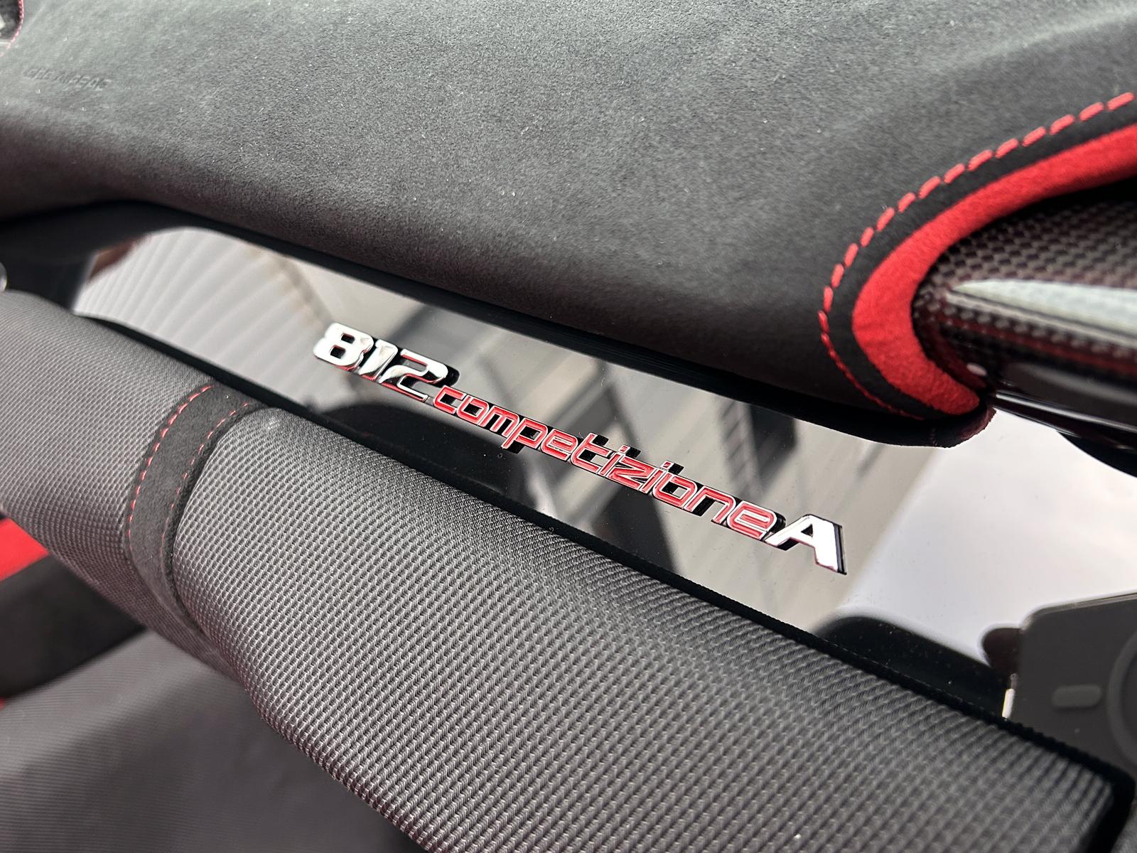 812 Competizione Aリッチライン