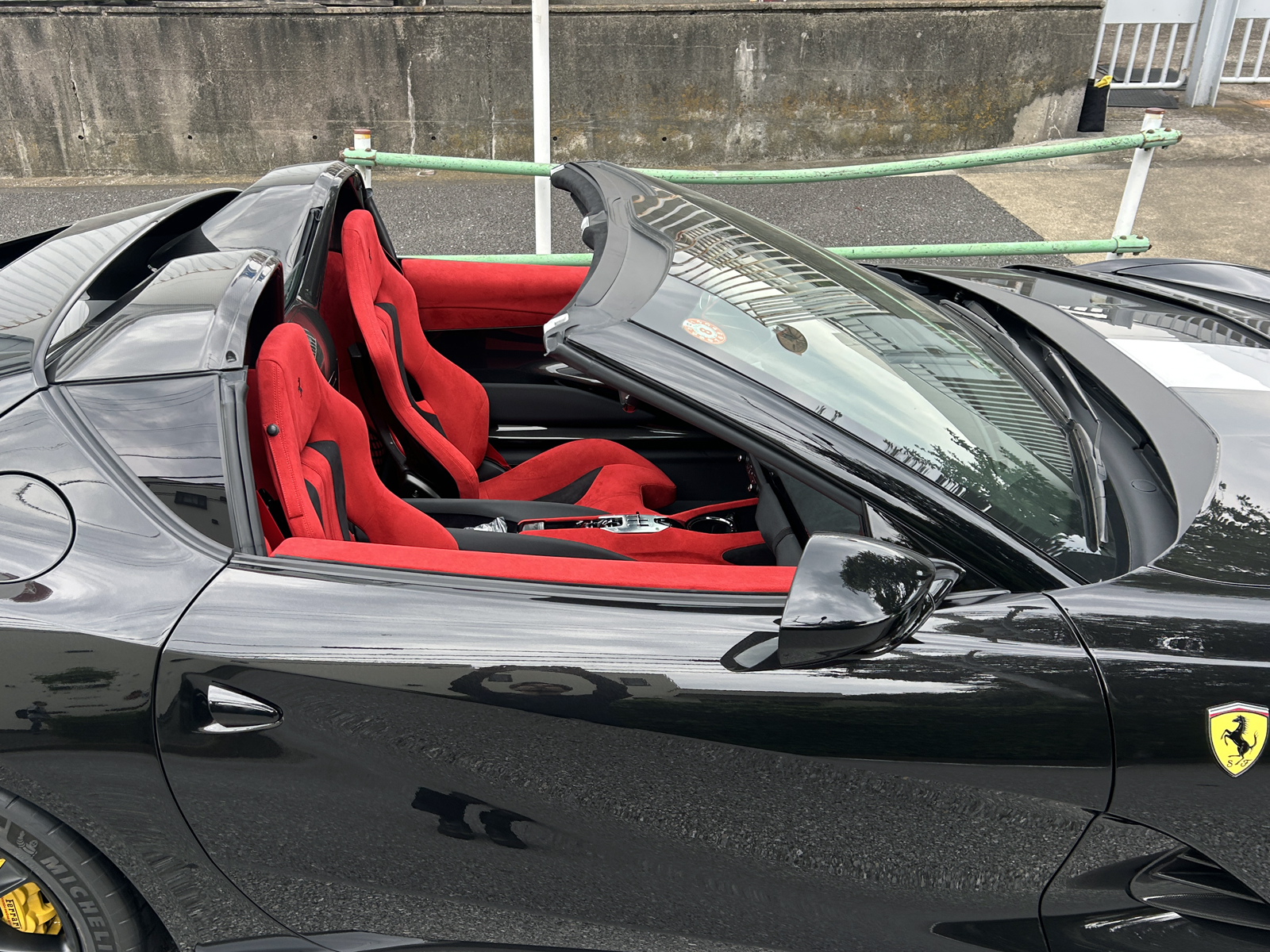 812 Competizione Aリッチライン