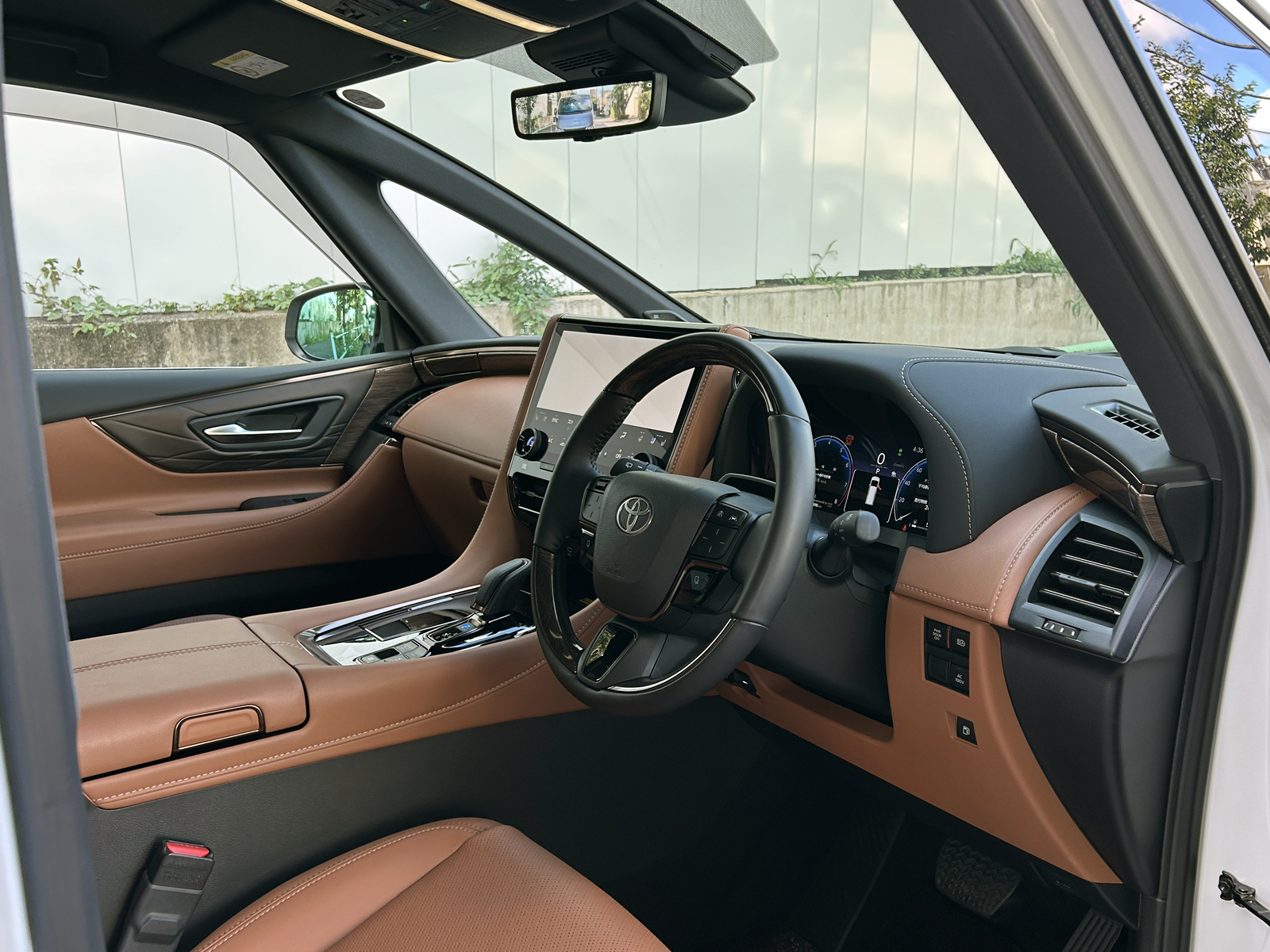 VELLFIRE HEV Executive Loungeリッチライン