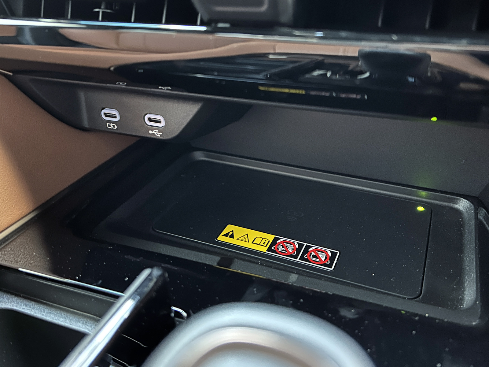 VELLFIRE HEV Executive Loungeリッチライン