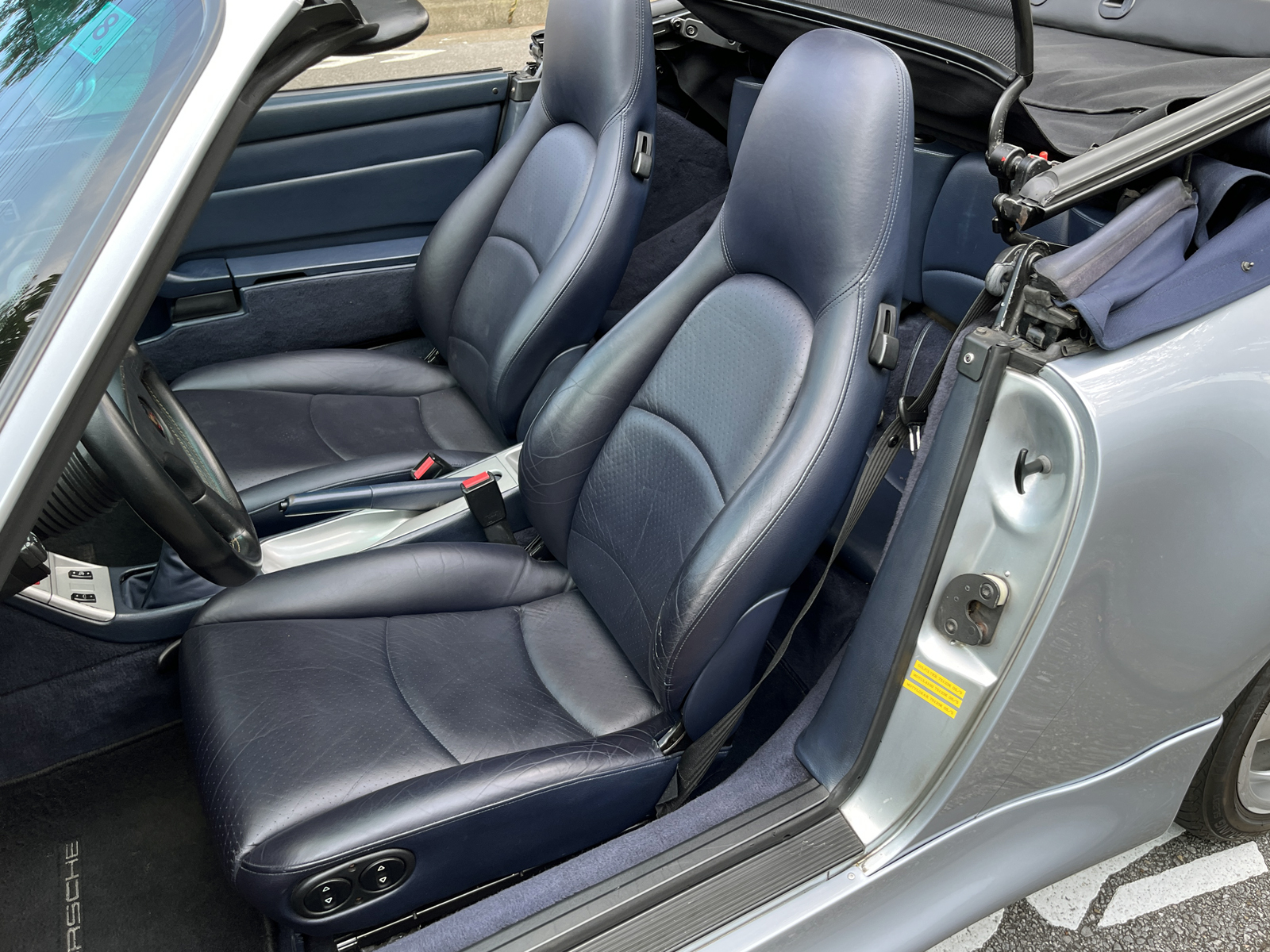 911 Carrera Cabriolet(Type993)リッチライン