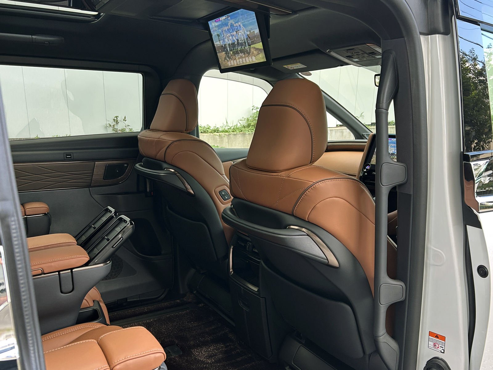 VELLFIRE HEV Executive Loungeリッチライン