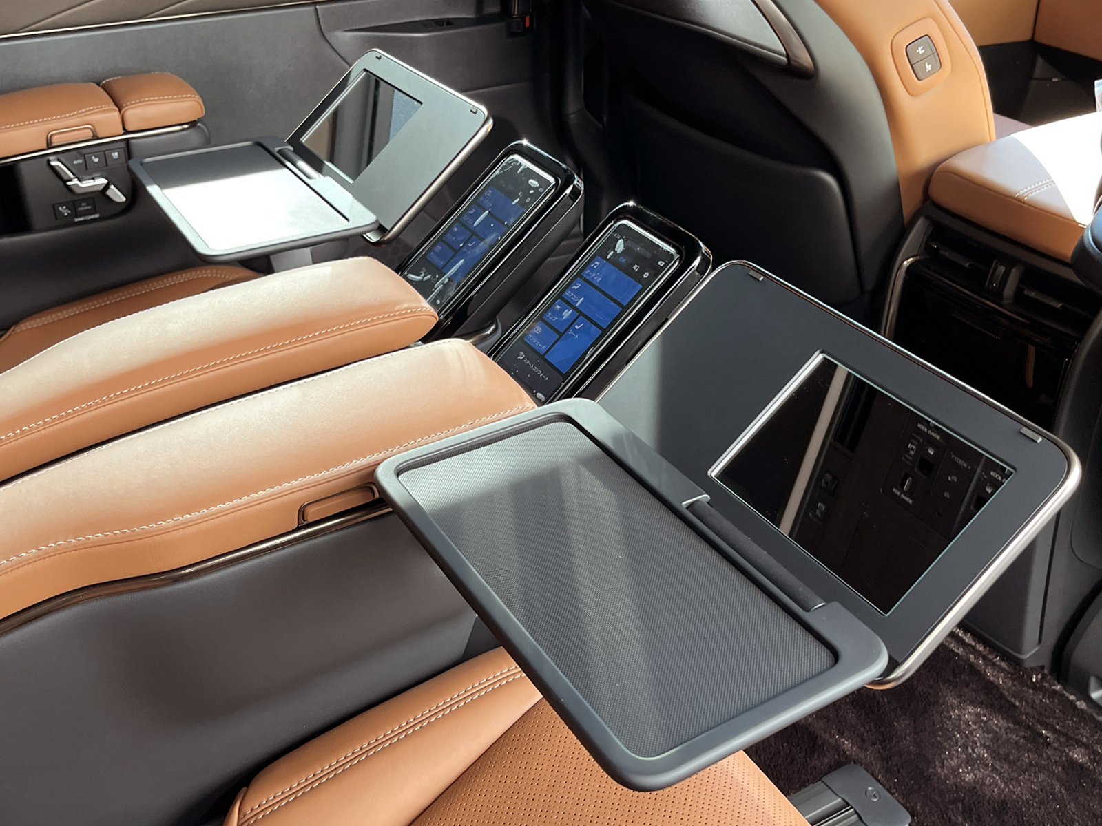 VELLFIRE HEV Executive Loungeリッチライン