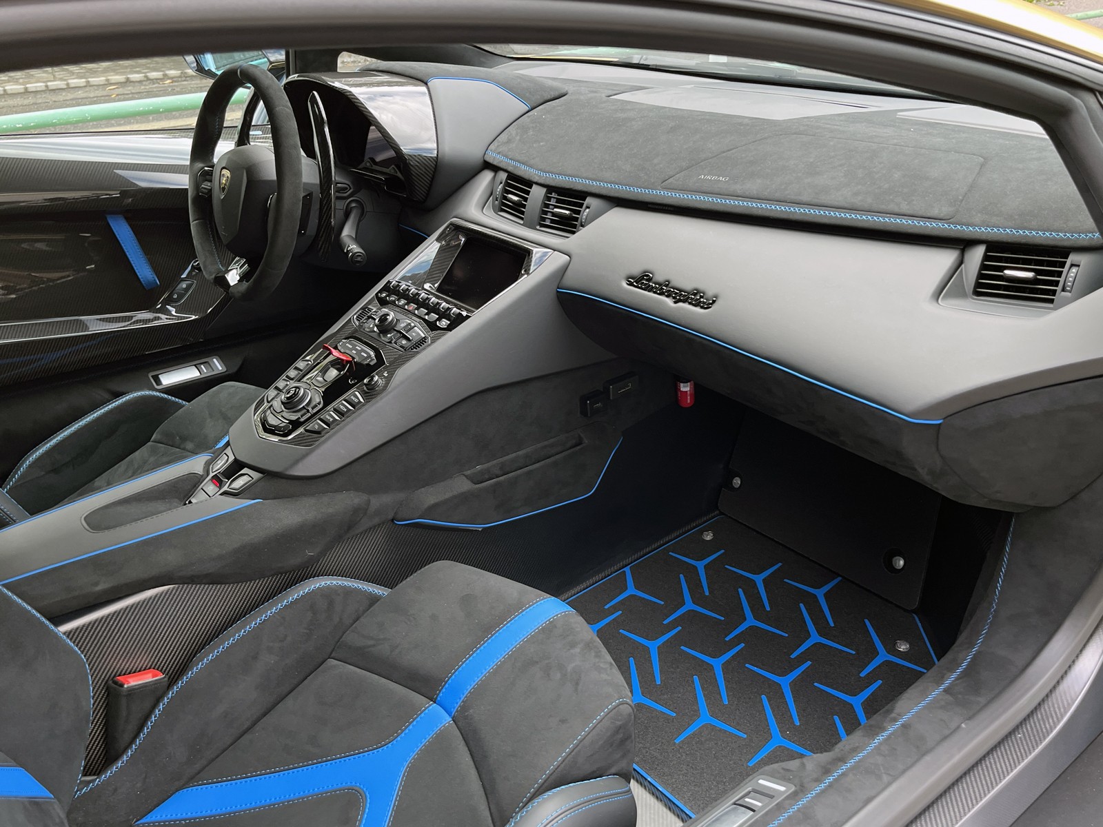 Aventador SVJリッチライン