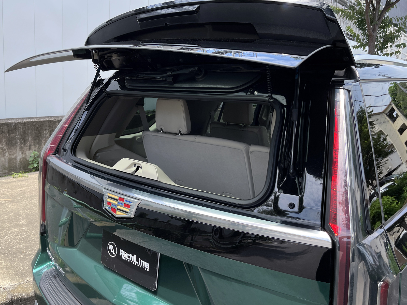 ESCALADE PLATINUMリッチライン