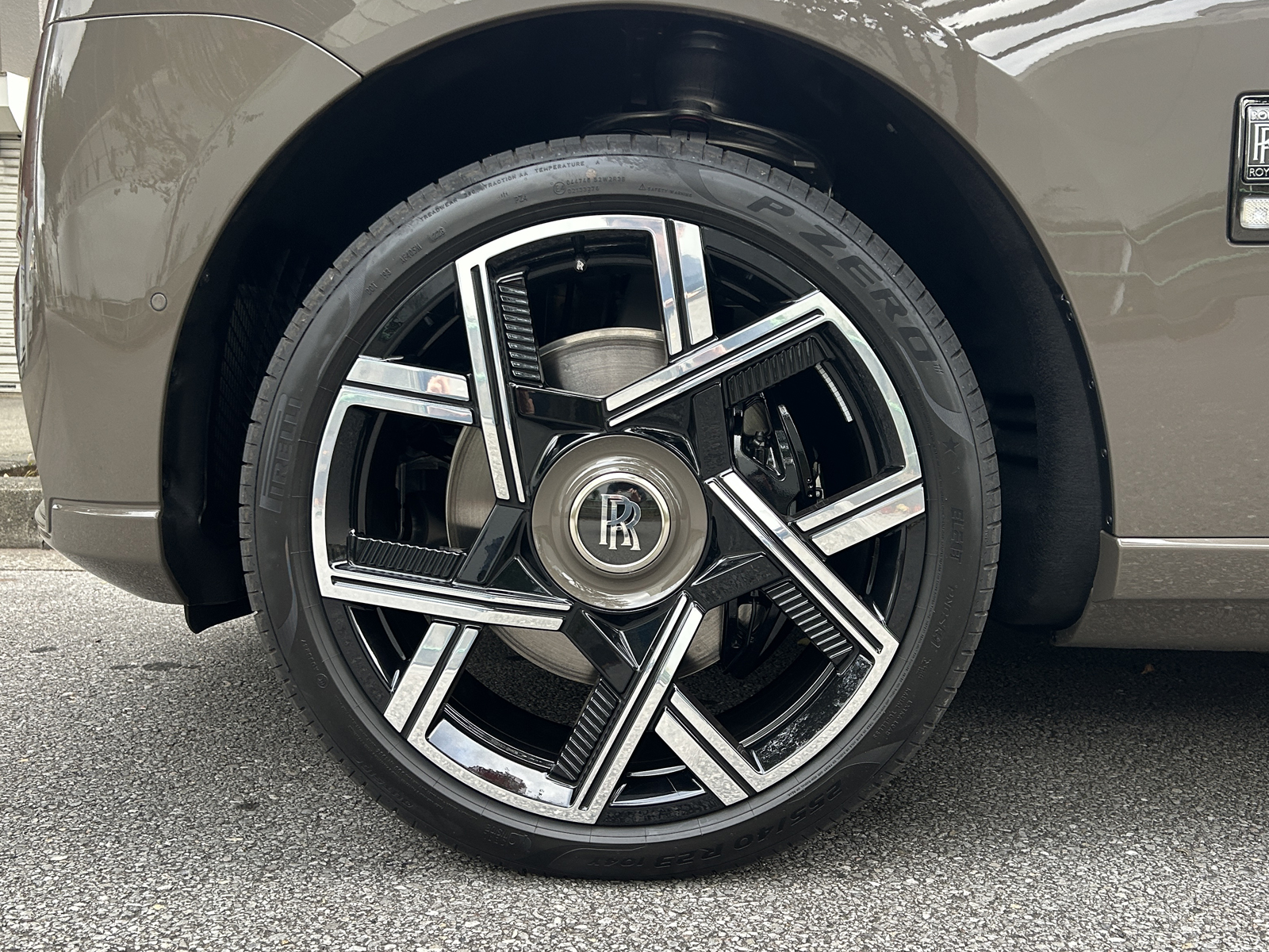 Black Badge Cullinanリッチライン